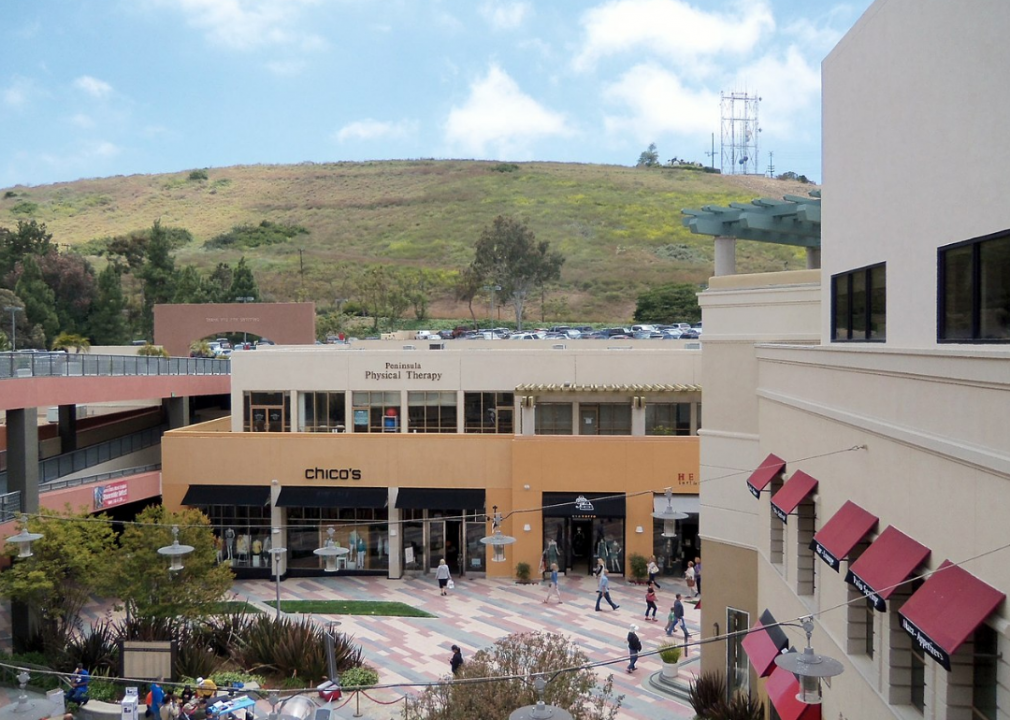 #23. Rolling Hills, California